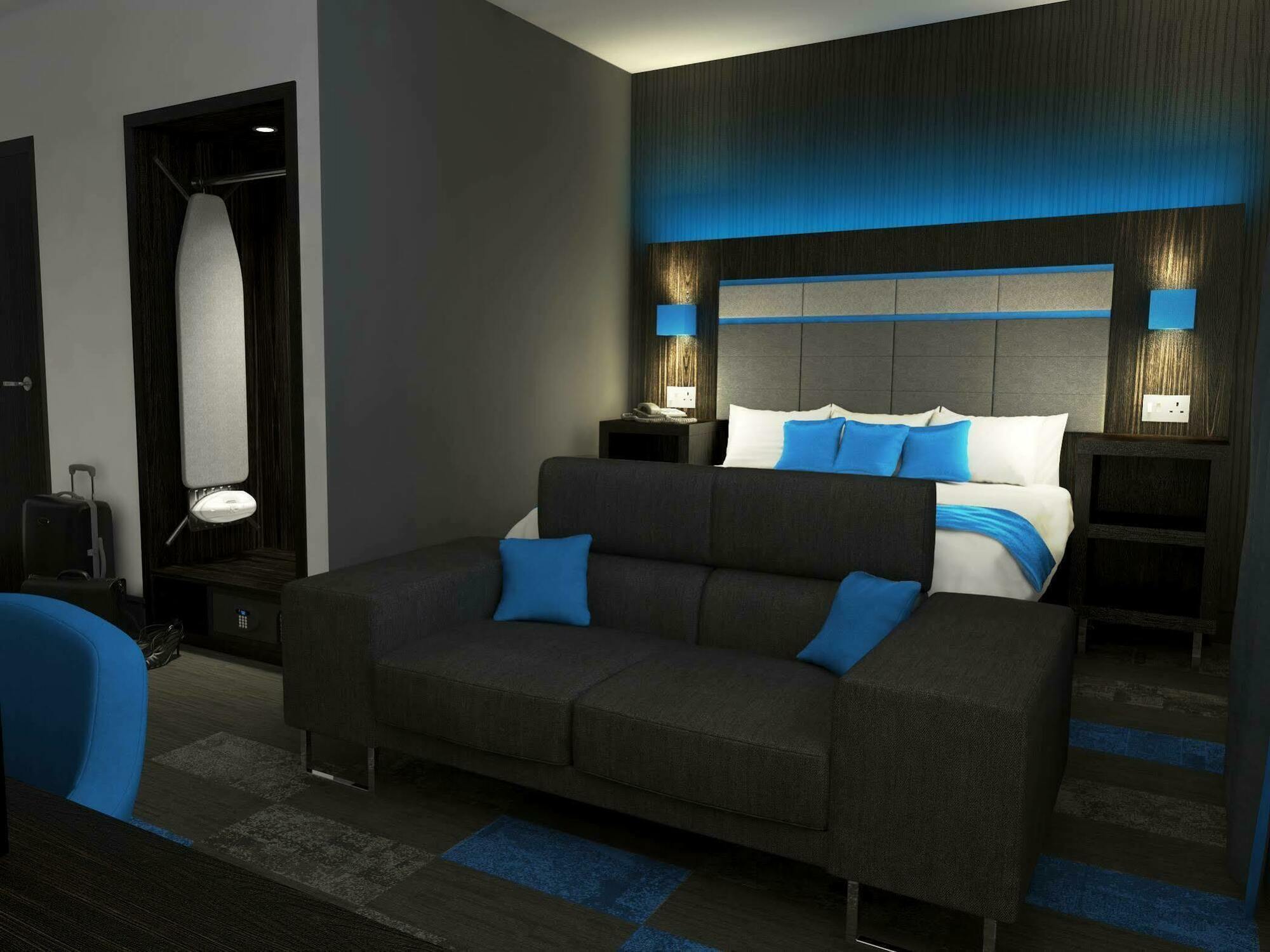 Roomzzz Chester City Exteriör bild